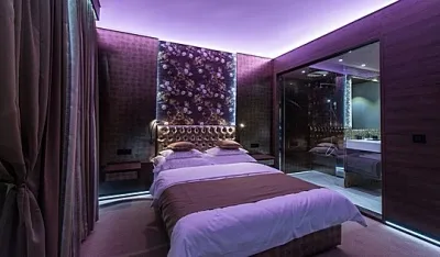 Фиолетовый оттенок в оформлении дома и квартиры